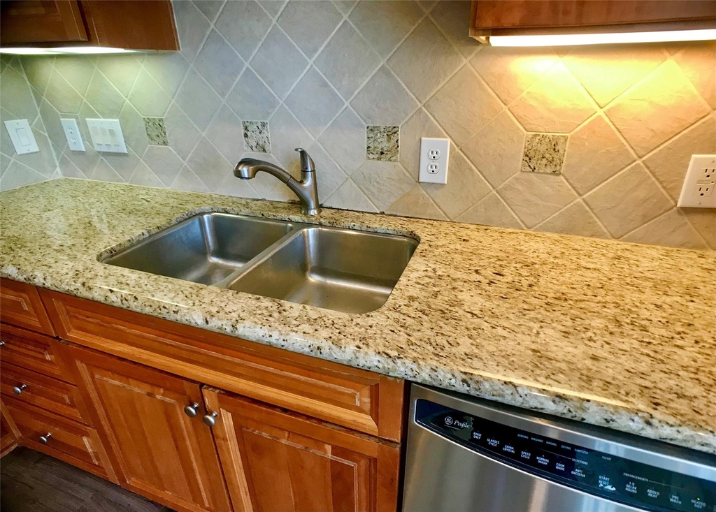 2104 Bancroft Street - Photo 11