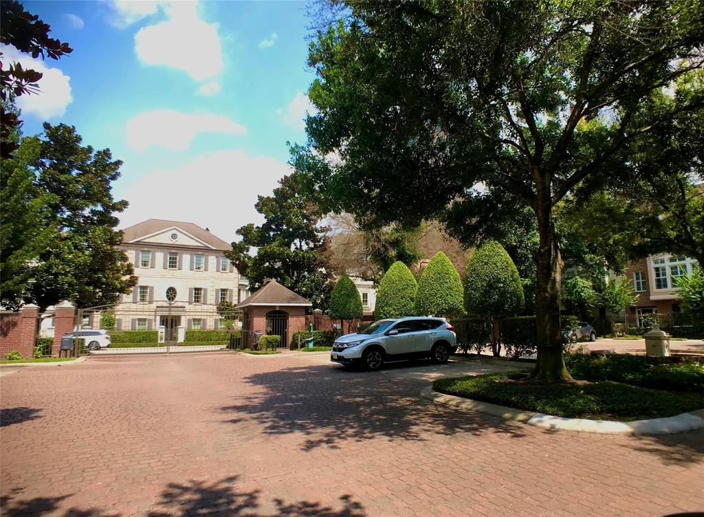 2104 Bancroft Street - Photo 6