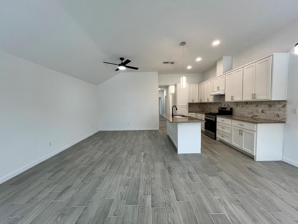 5706 Howell Street - Photo 9