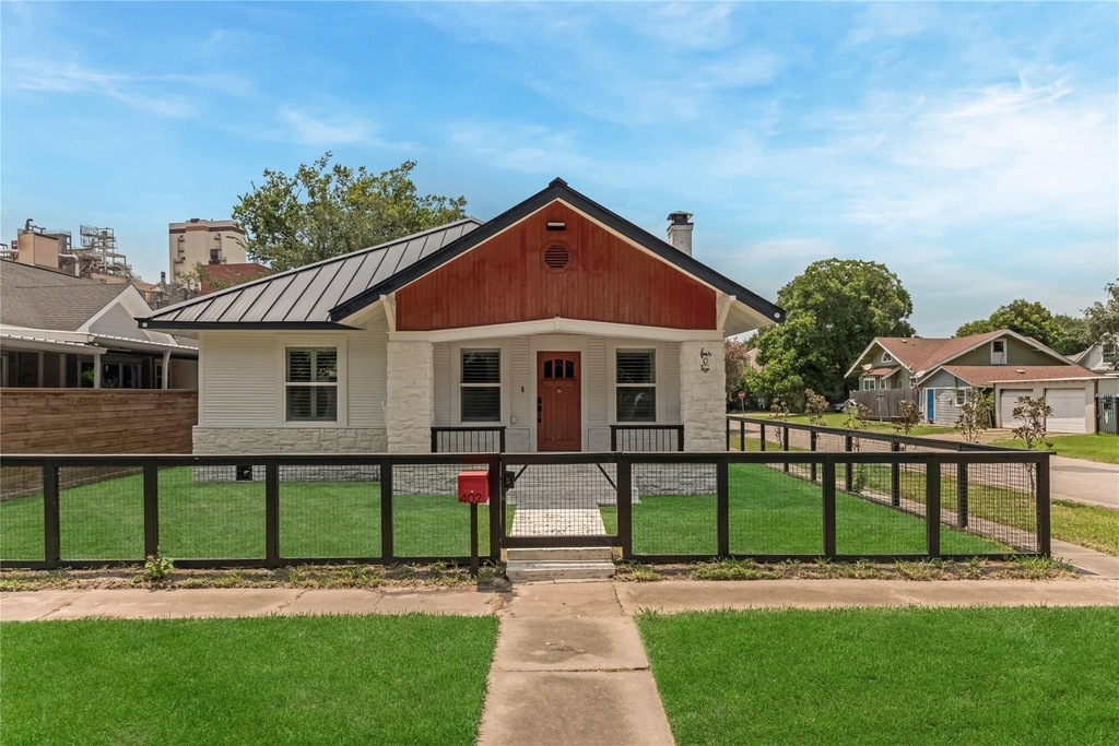 402 Hunt Street - Photo 0
