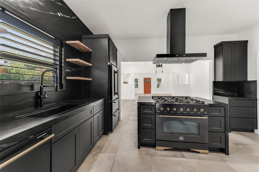 402 Hunt Street - Photo 4
