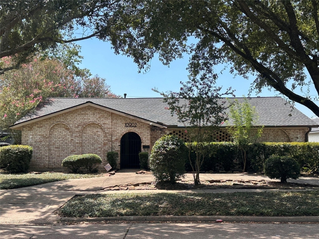 10902 Bob White Drive - Photo 1