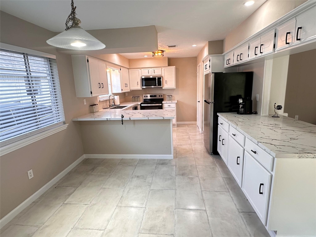 10902 Bob White Drive - Photo 5