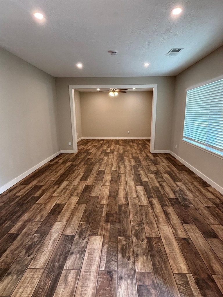 8049 Forest Hills Drive - Photo 11