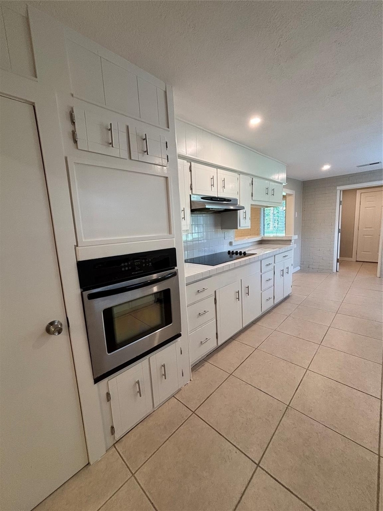 8049 Forest Hills Drive - Photo 14