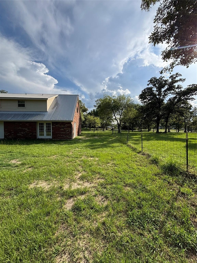 8049 Forest Hills Drive - Photo 7