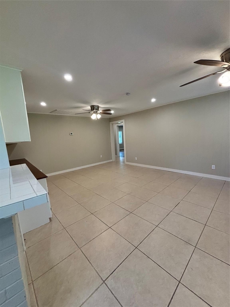 8049 Forest Hills Drive - Photo 17