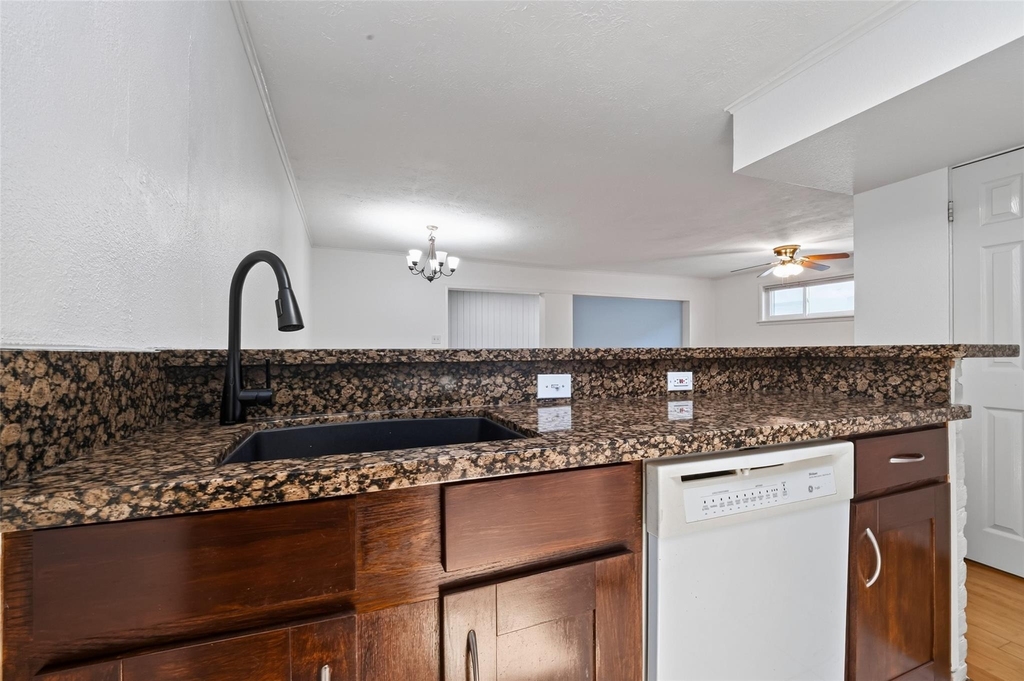 3271 Sul Ross Street - Photo 12