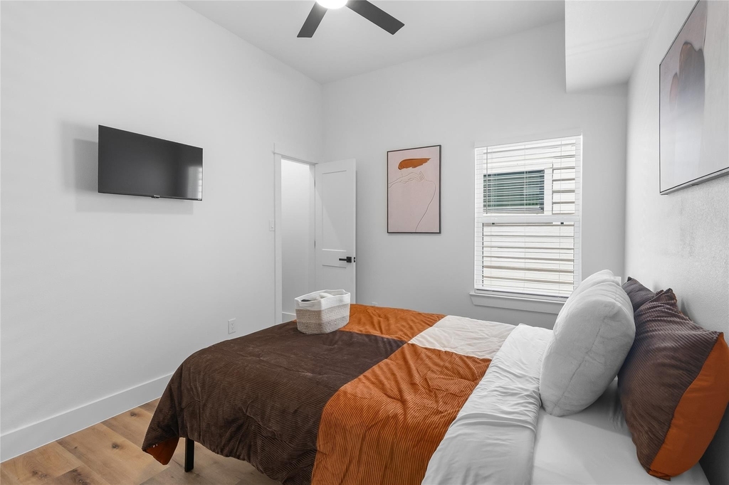 8007 Cora Street - Photo 13
