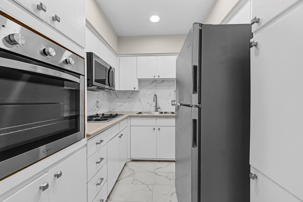 2601 Bellefontaine Street - Photo 4