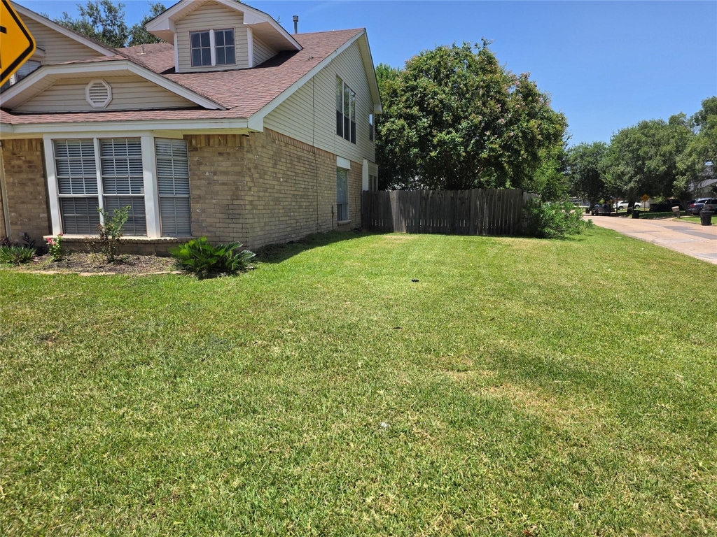 12902 Skymeadow Drive - Photo 2