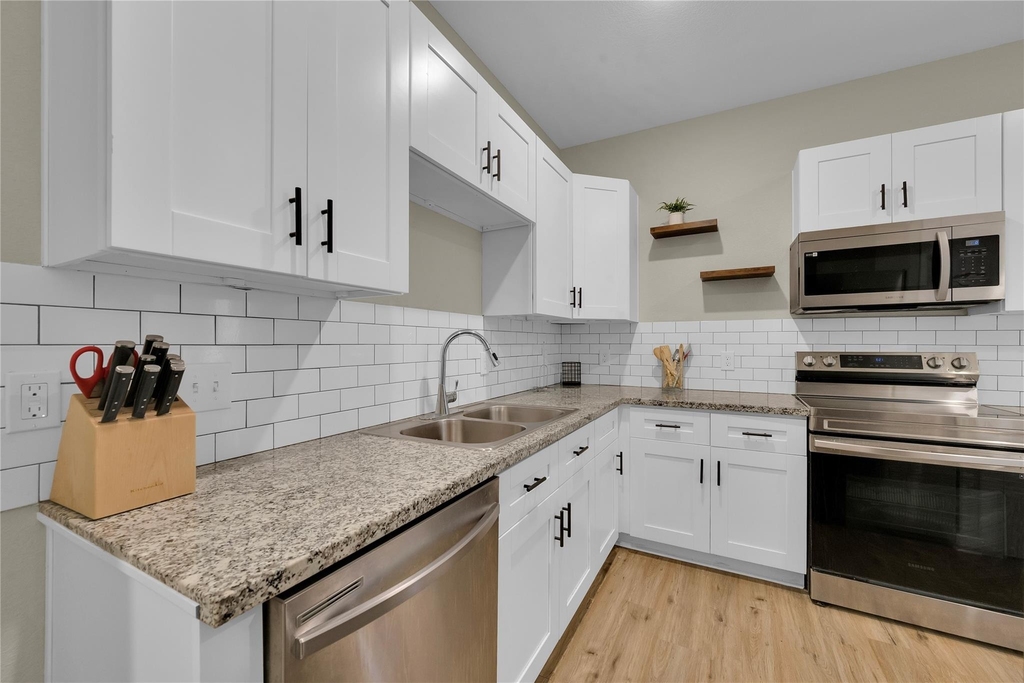 10317 Lake Road - Photo 8