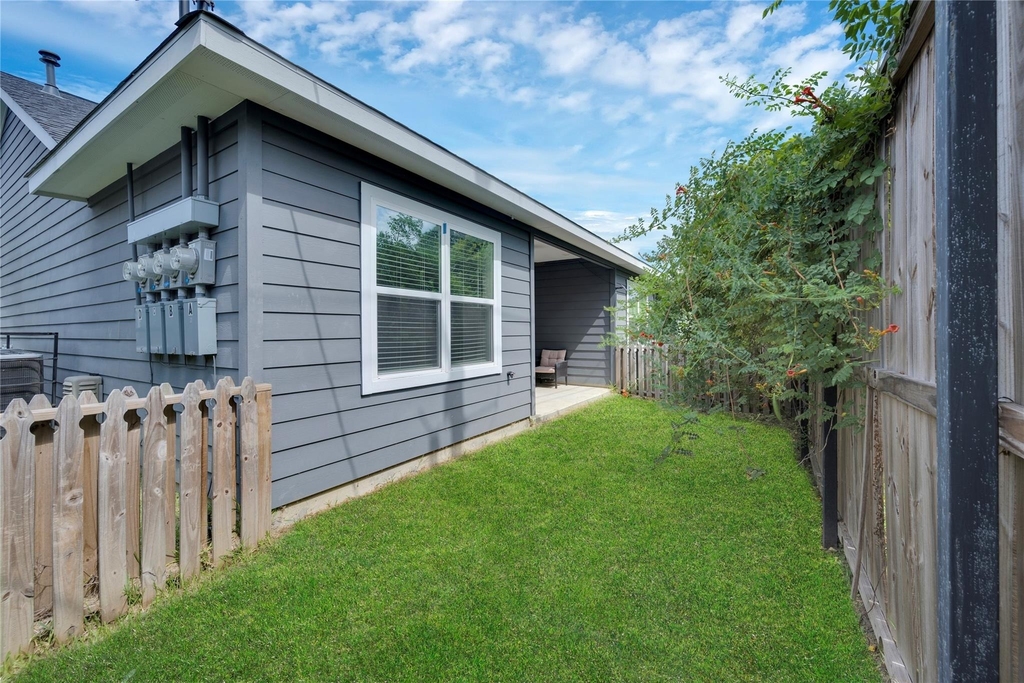 10317 Lake Road - Photo 18