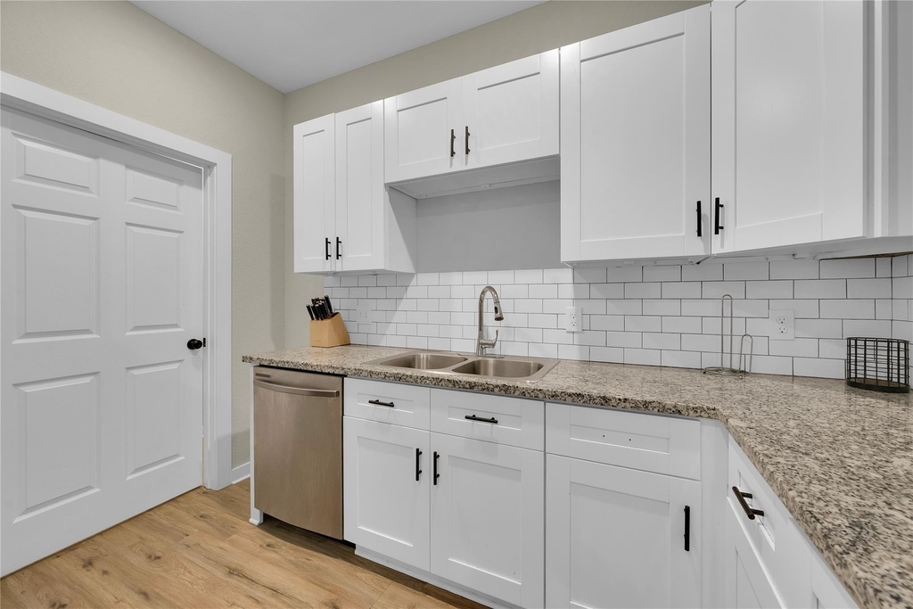 10317 Lake Road - Photo 7