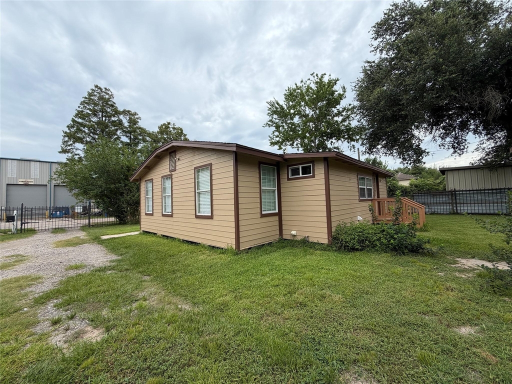8907 Meadow Vista Boulevard - Photo 6