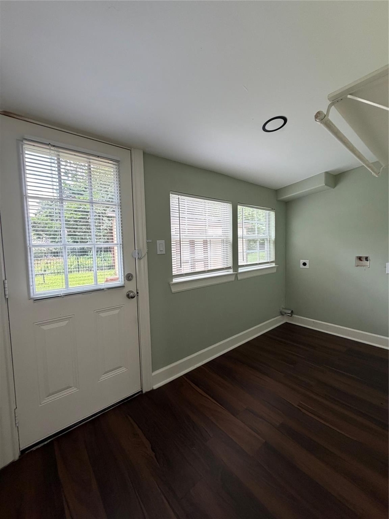 8907 Meadow Vista Boulevard - Photo 22