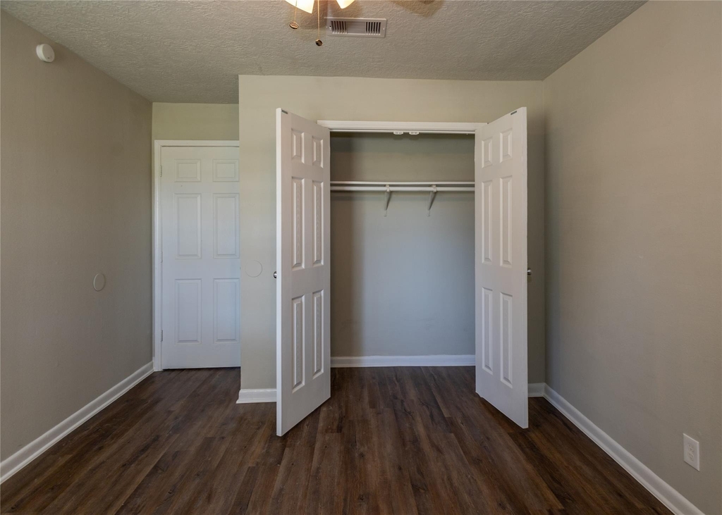 5810 Meadowview Road - Photo 13