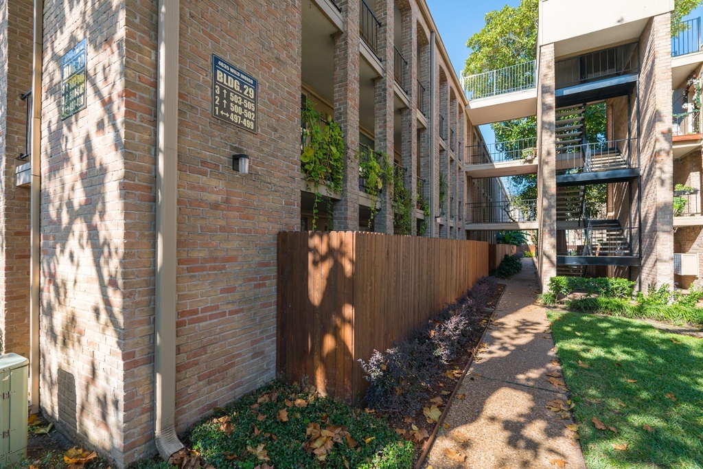4635 Wild Indigo Street - Photo 30