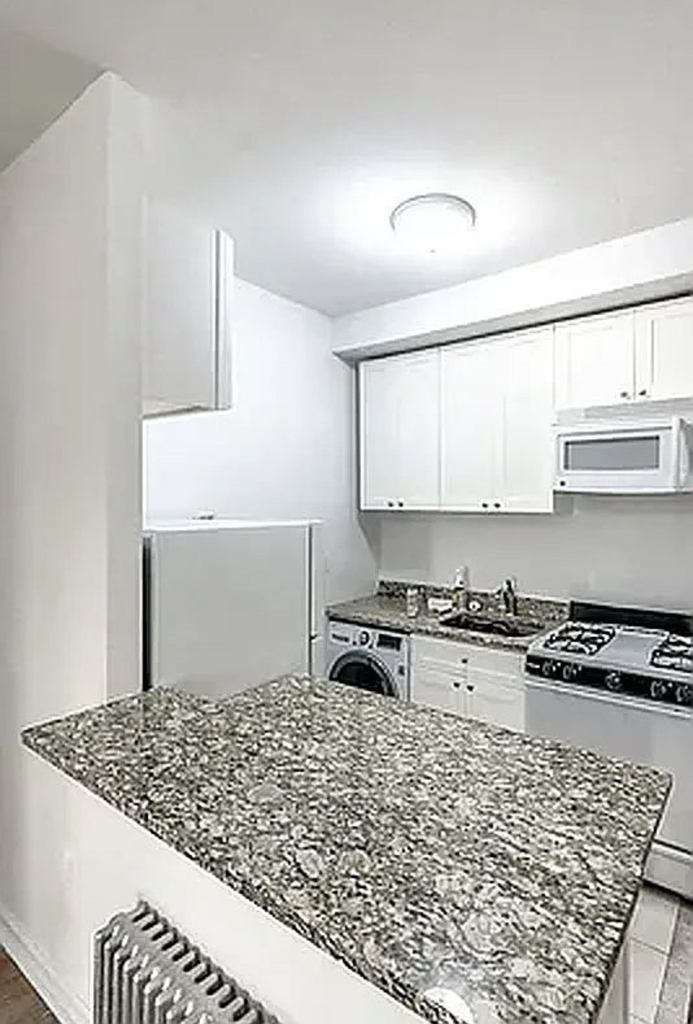 92 St Marks Place - Photo 4