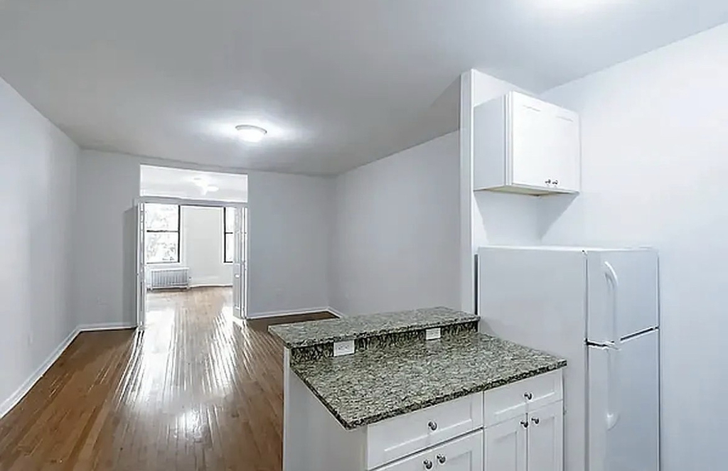 92 St Marks Place - Photo 1
