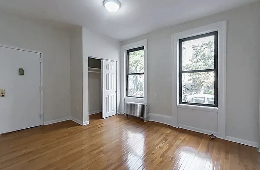 92 St Marks Place - Photo 0