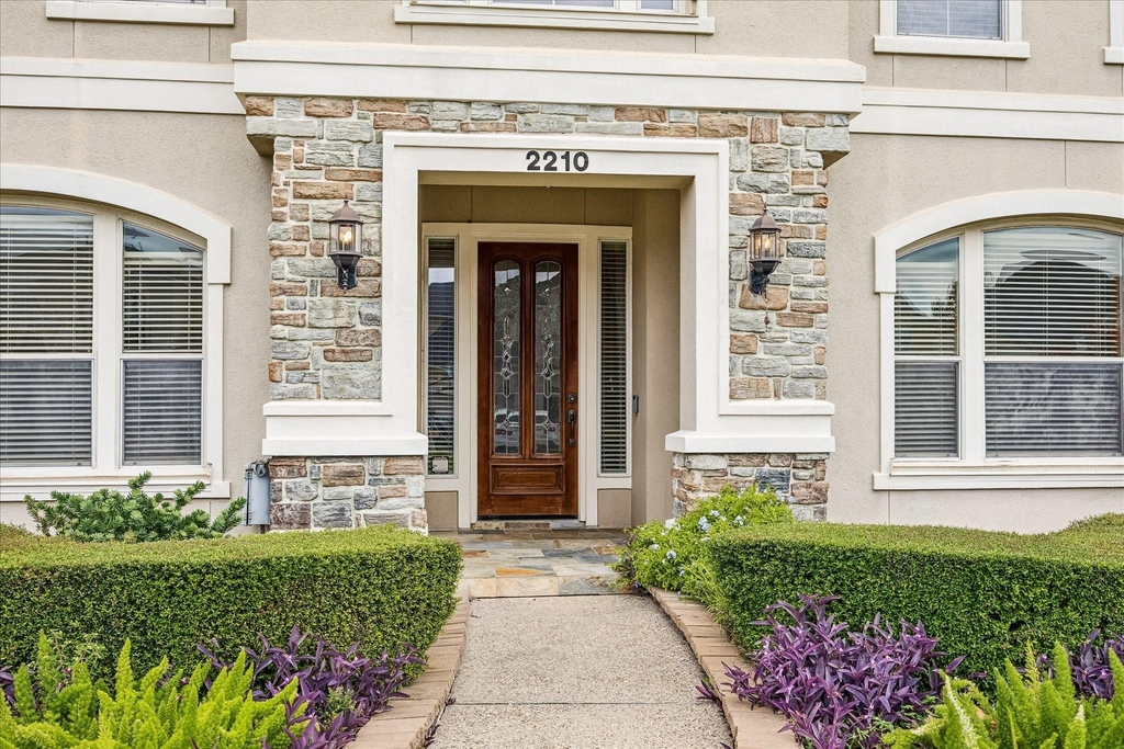 2210 Bywater Drive - Photo 3