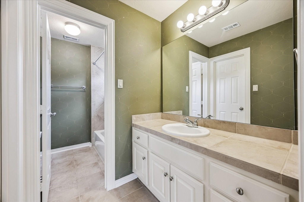2210 Bywater Drive - Photo 40