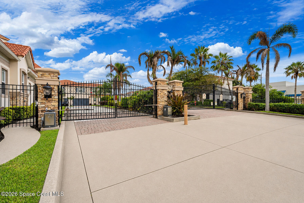 1800 Noel Place - Photo 16