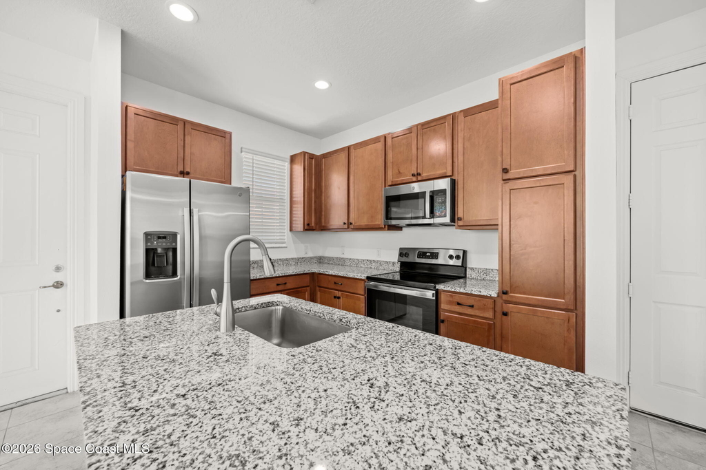 1800 Noel Place - Photo 2