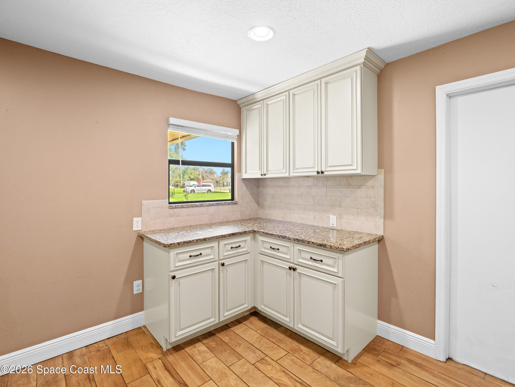 3725 Laurette Road - Photo 13