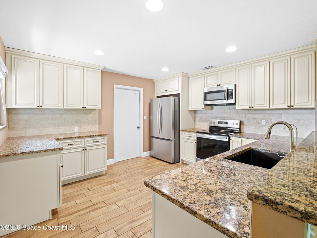 3725 Laurette Road - Photo 11