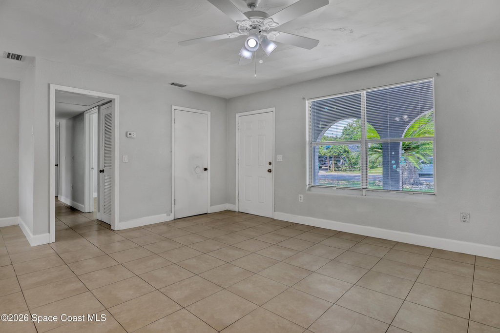 807 Hillsdale Drive - Photo 5