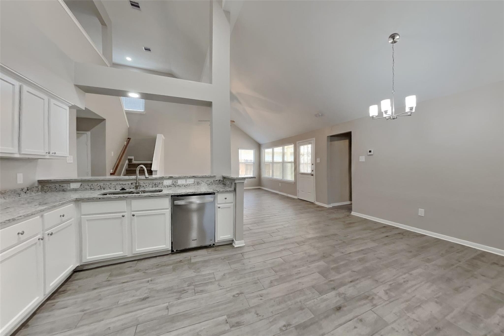 3431 W Rainmill Drive - Photo 5