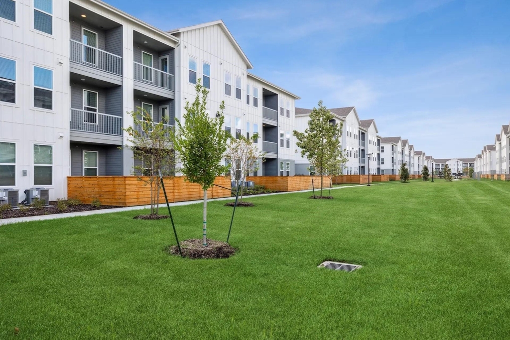 2020 Grandway Drive - Photo 6