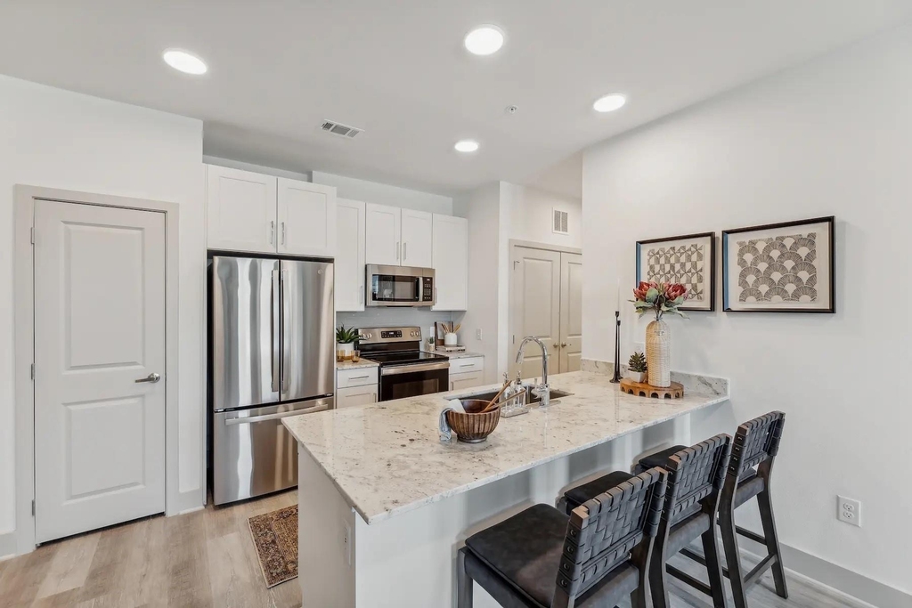 2020 Grandway Drive - Photo 3