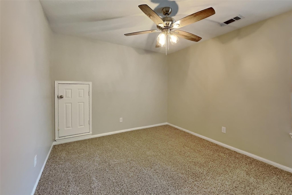 10406 Comanche Springs Court - Photo 15