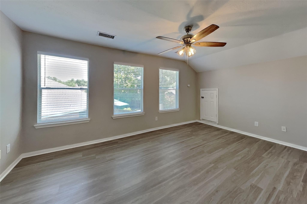 10406 Comanche Springs Court - Photo 17