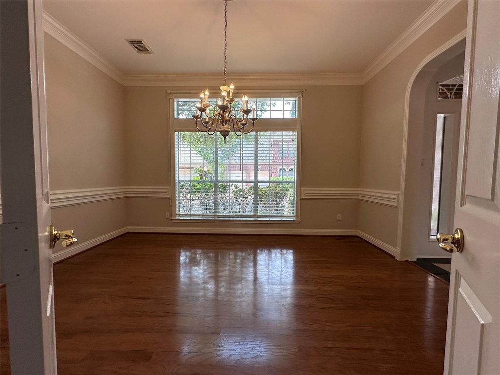17 Ambleside Crescent Drive - Photo 3