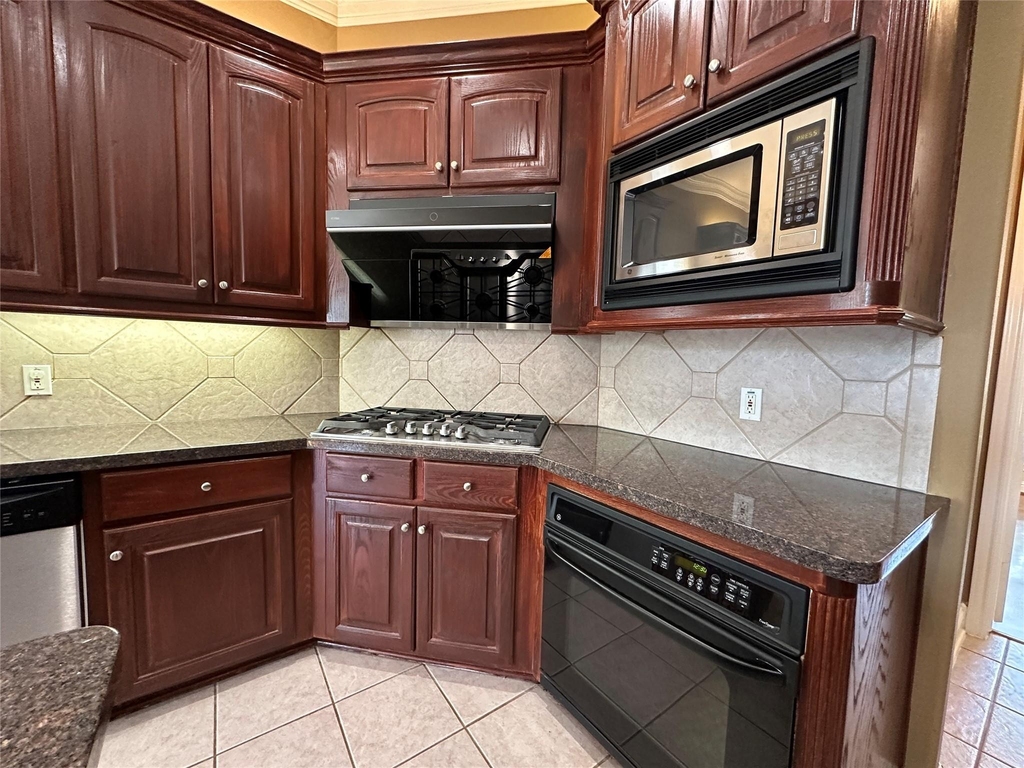 17 Ambleside Crescent Drive - Photo 10