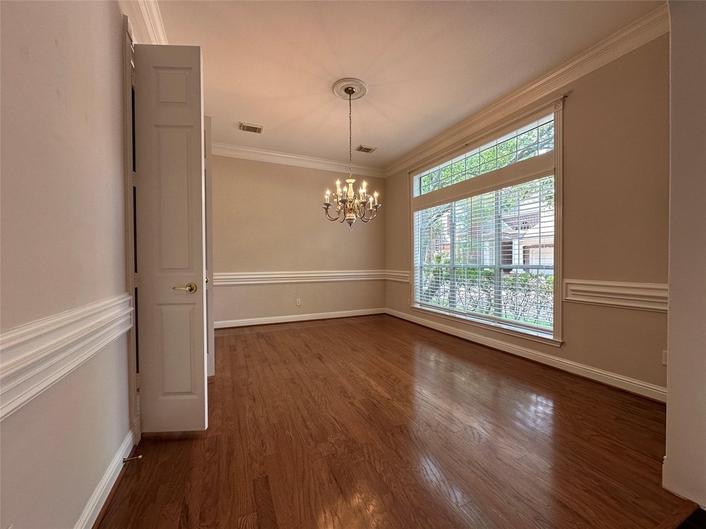 17 Ambleside Crescent Drive - Photo 2