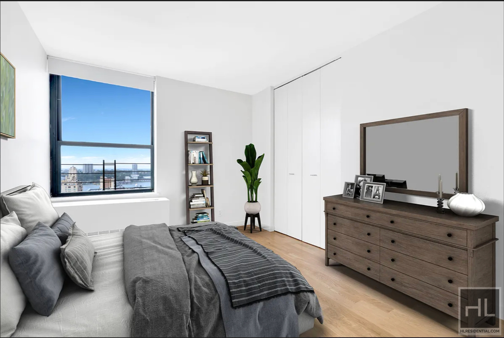 West 87th Street - Photo 4