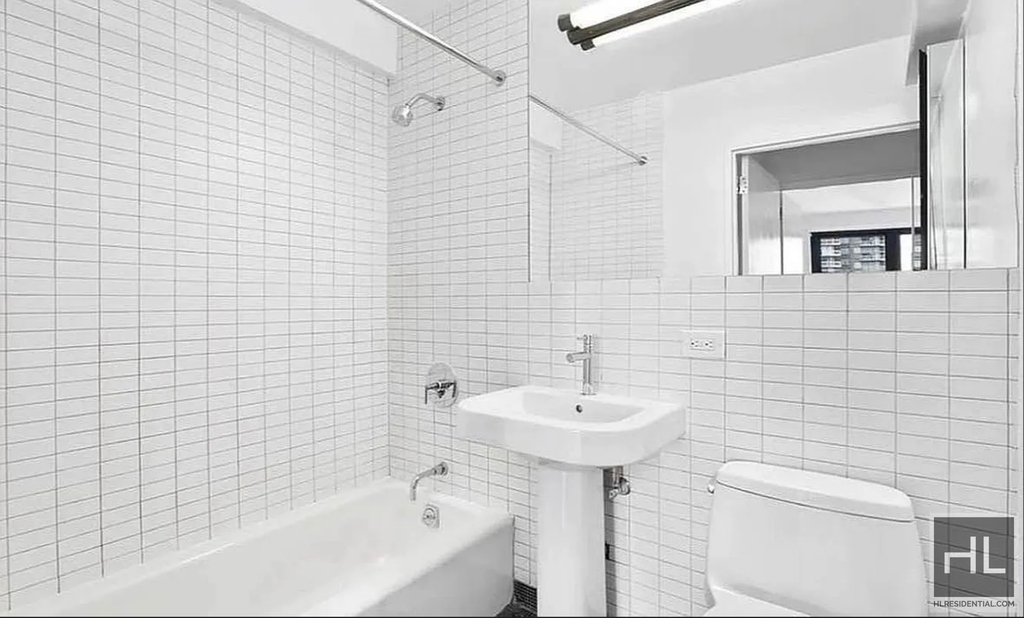 East 39th Street - Photo 2
