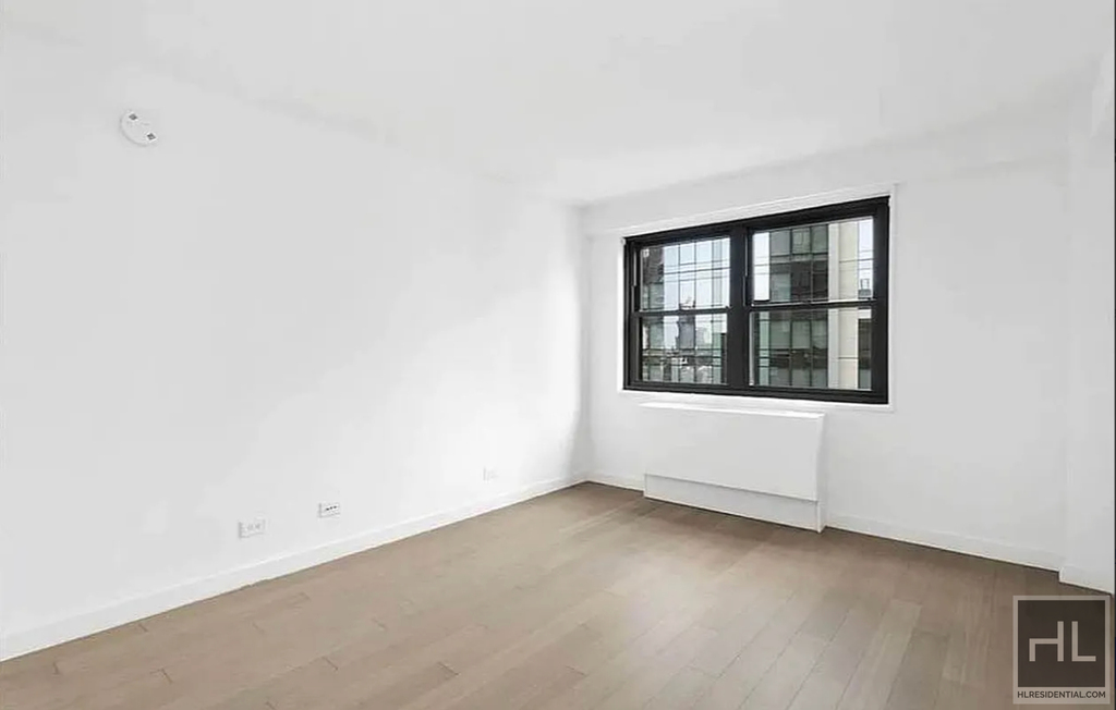 East 39th Street - Photo 3