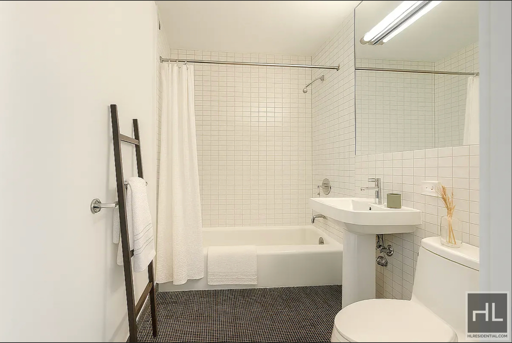East 39th Street - Photo 3