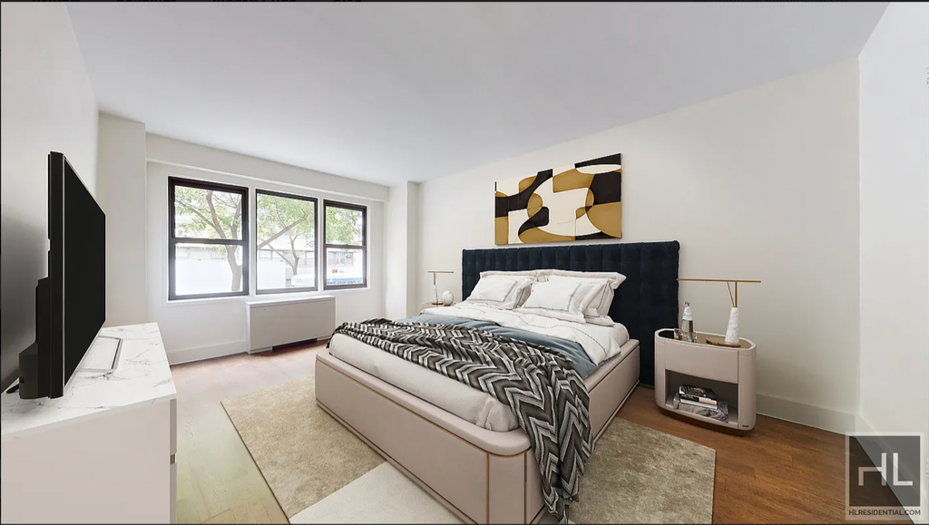 East 63 Street - Photo 1