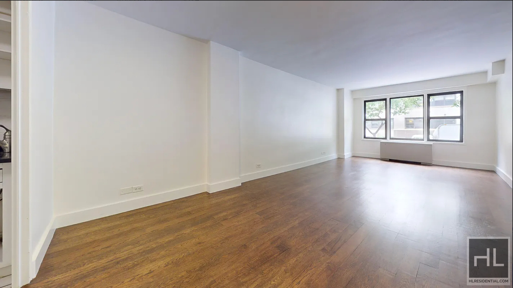 East 63 Street - Photo 6