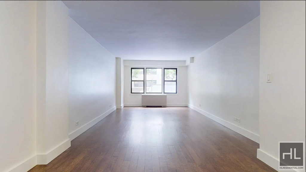 East 63 Street - Photo 4