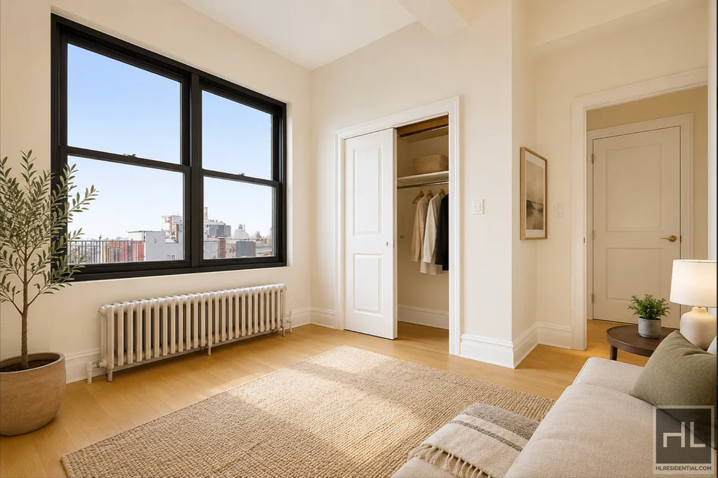 Second Avenue - Photo 2