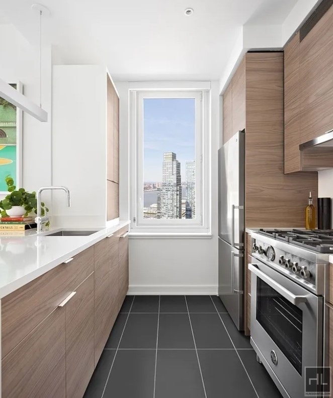 West 38th Street - Photo 1