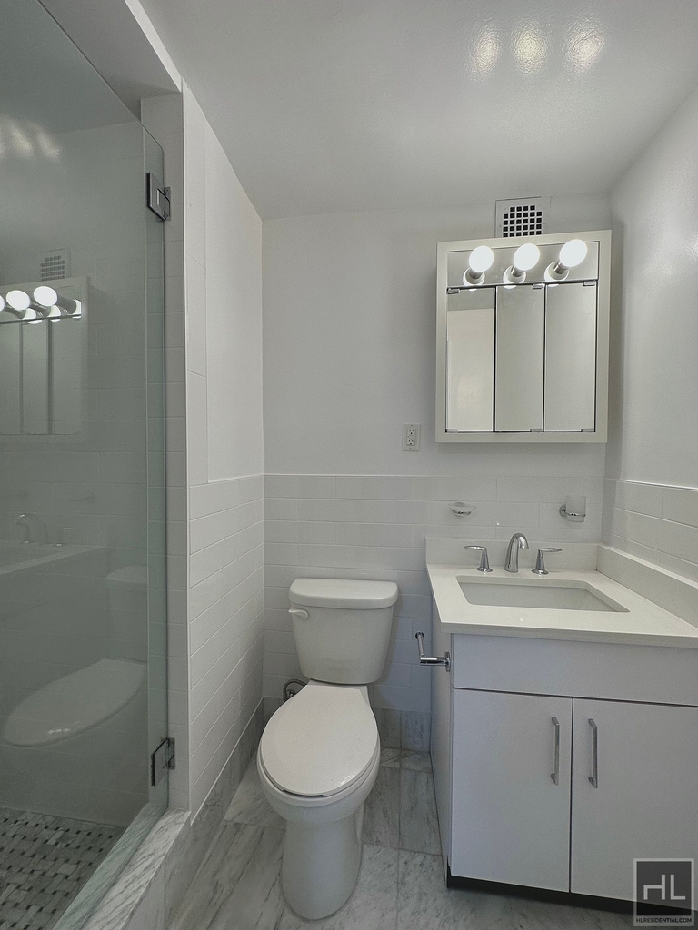 East 69 Street - Photo 5